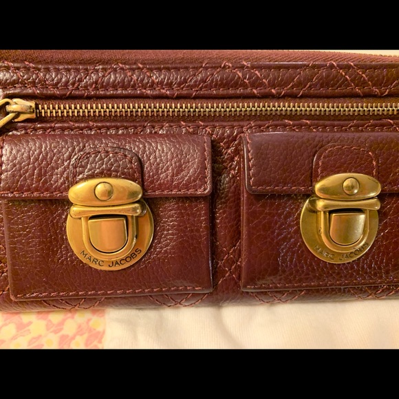 Classic Marc Jacobs Continental Wallet - Picture 3 of 15